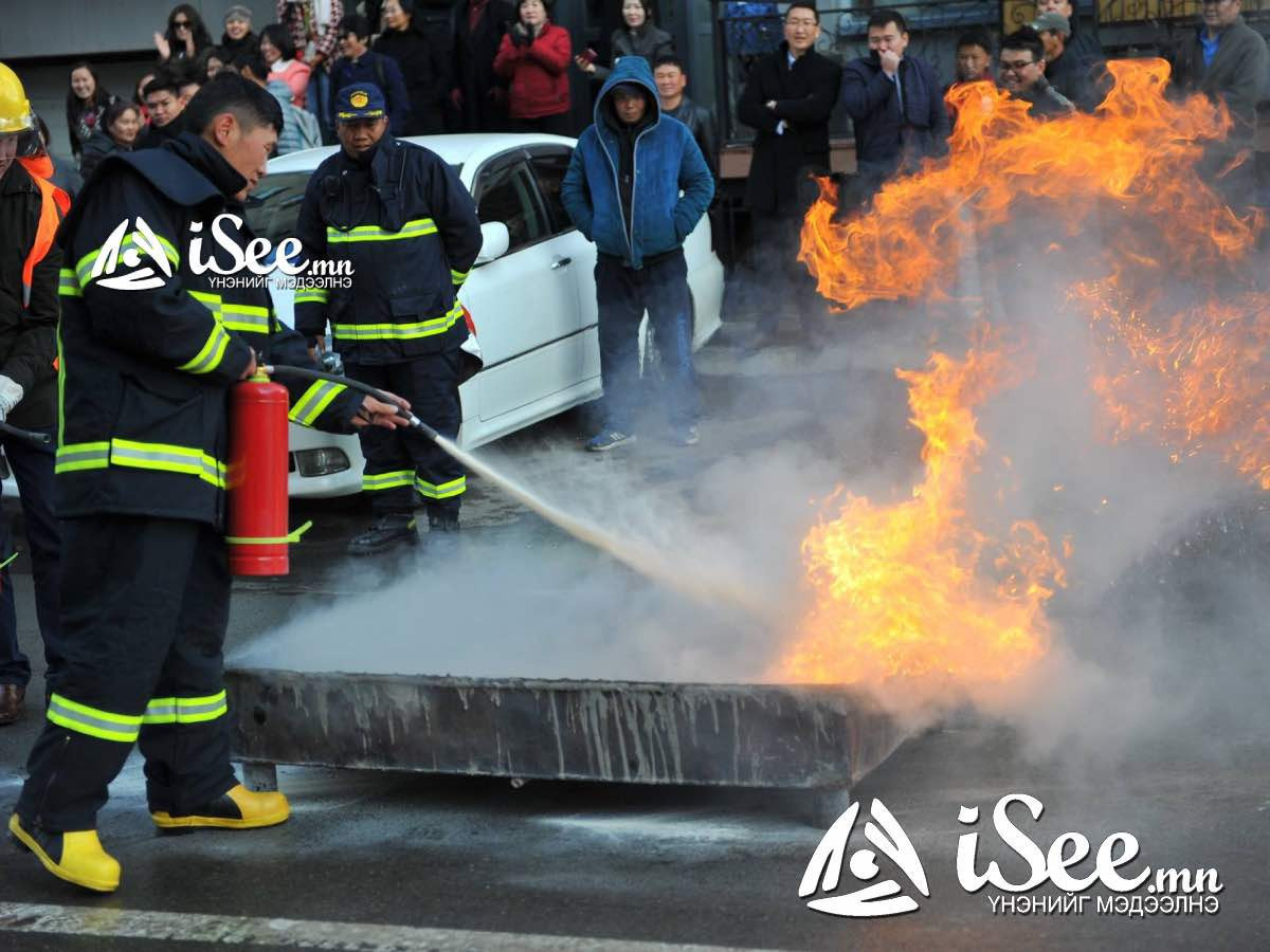 Сэлэнгэ аймагт том оврын автомашин шатжээ