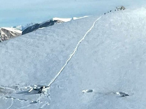 Тайландаас Орос руу нисэж яваад Афганистанд сүйрсэн онгоцноос 1,2 сая ам.доллар хулгайлсан хэрэгт Талибан цэргүүдийг шалгаж эхэлжээ