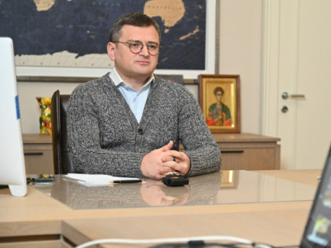 "Украин, Монголын сайд нар энхтайваны асуудлаар ярилцаж, харилцан визнээс чөлөөлөх ажлыг дуусгахаар тохиролцсон" гэж мэдээллээ
