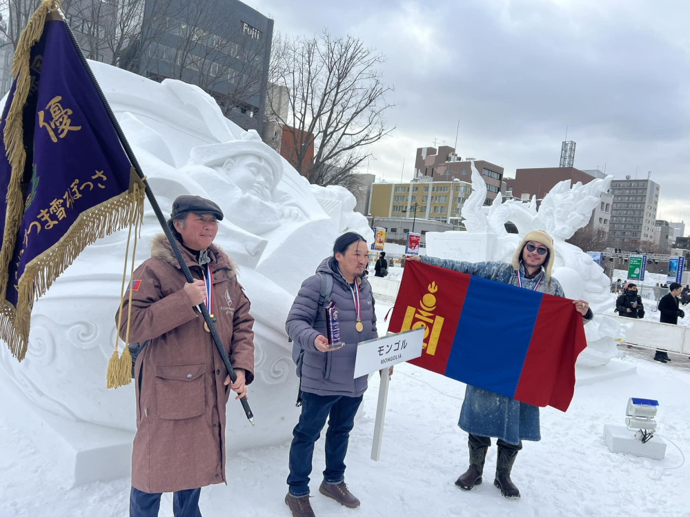 Японд болсон ОУ-ын цасан баримлын уралдаанд Монголын баг тэргүүн байр эзэлжээ