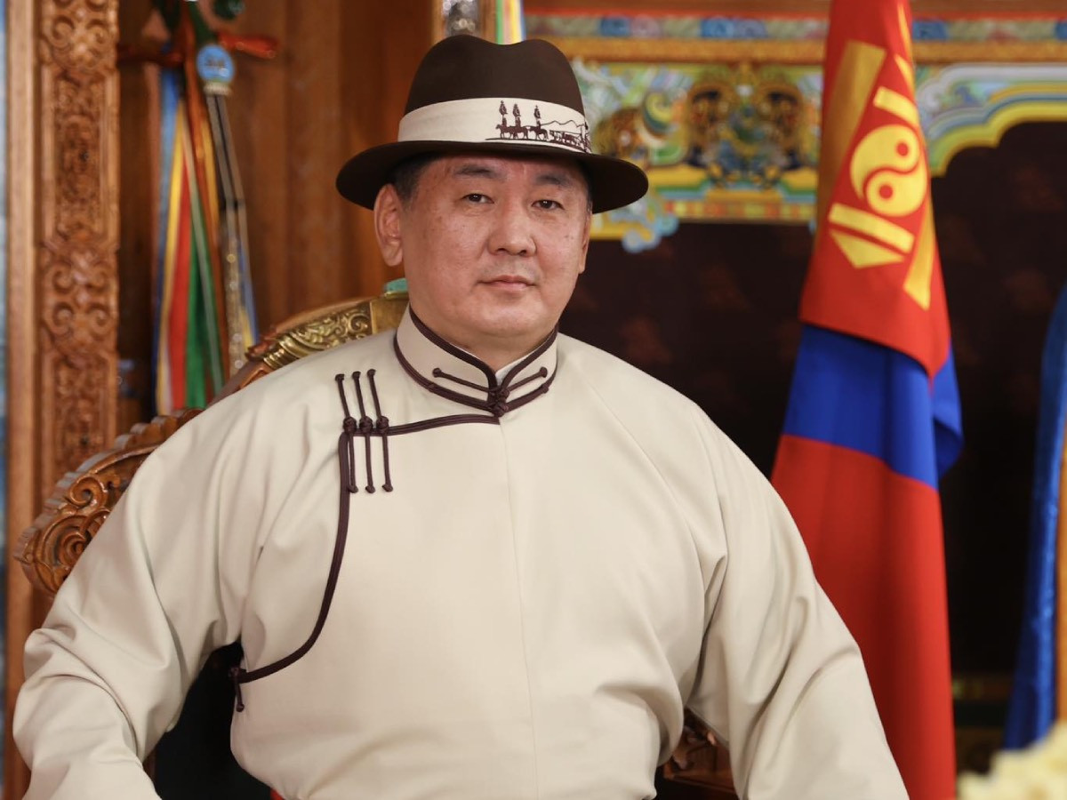 Ерөнхийлөгч У.Хүрэлсүхийн XVII жарны “Хилэнт эх” хэмээх Модон луу жилийн сар шинийн мэндчилгээ дэвшүүллээ