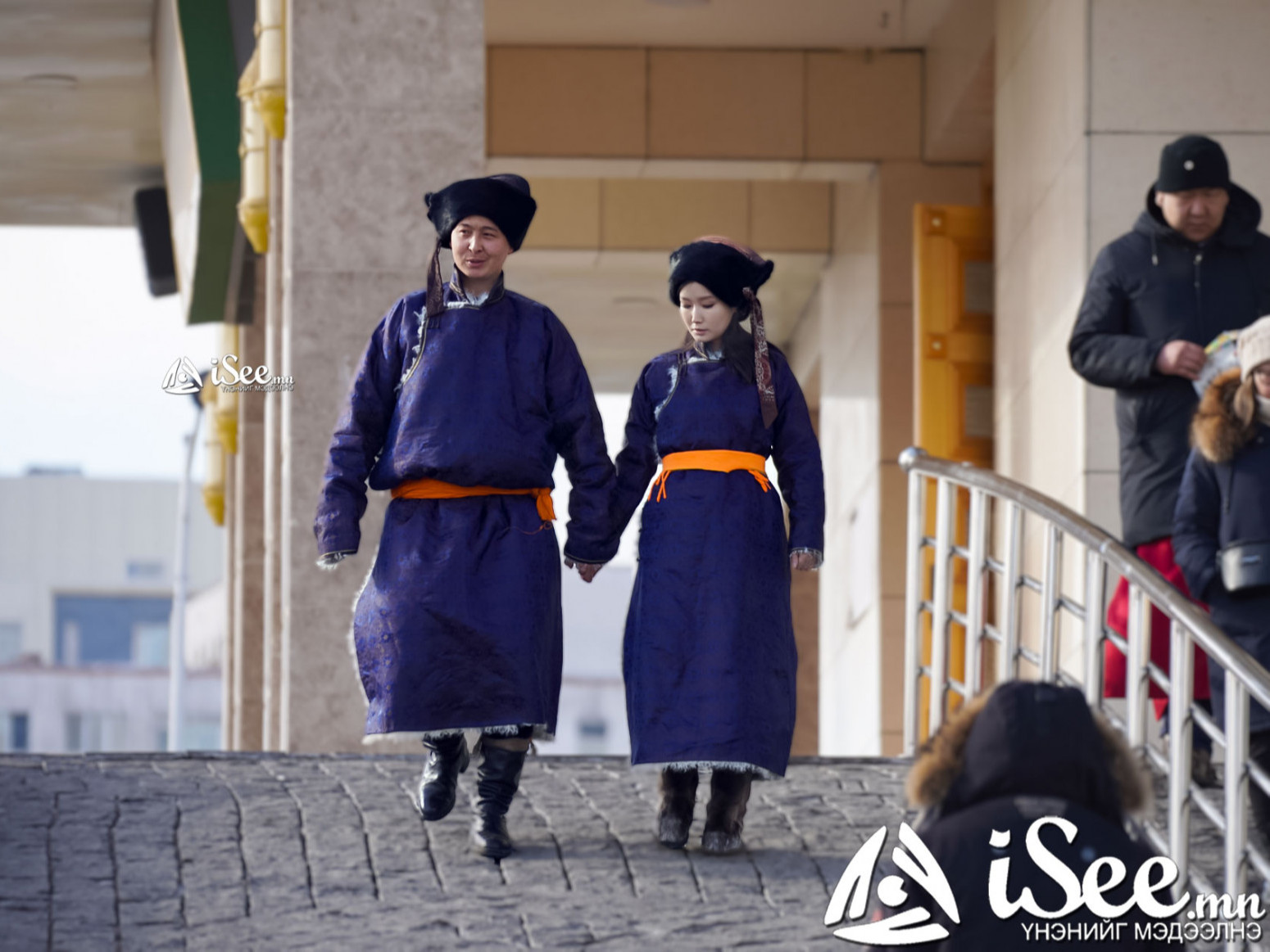 ФОТО: Өнөөдөр шинийн 4-ний өдөр ч, иргэд "Цагаан сарын баяр"-аа өргөн дэлгэр тэмдэглэж байна