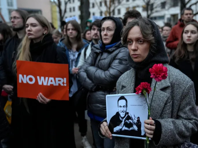 Их Британи улс А.Навальныгийн үхэлтэй холбогдуулан ОХУ-ын шоронгийн дарга нарт хориг тавьжээ
