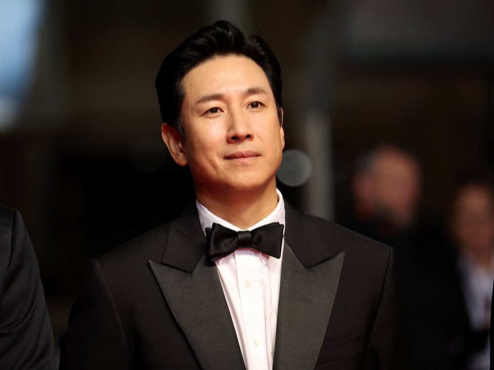 БНСУ-ын жүжигчин агсан И Сон Кёныг заналхийлсэн гэх хоёр эмэгтэйд холбогдох шүүх хурал өнөөдөр болно