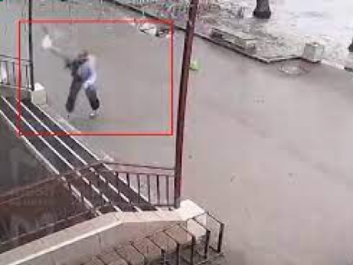 ВИДЕО: ОХУ-ын Ерөнхийлөгчийн сонгуулийг эсэргүүцэж бэх цацаж, санал авах байрыг шатаасан бүх хүмүүсийг "сонгуульд саад учруулсан" хэмээн шалгаж эхэлжээ