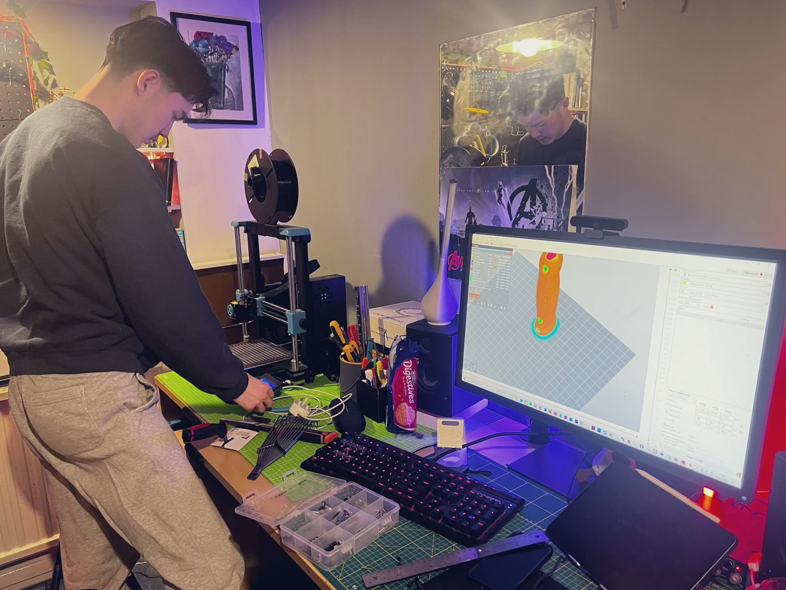 Английн “Louhgborough” их сургуулийн монгол оюутан төгсөлтийн ажлынхаа хүрээнд ямааны сам зохион бүтээжээ