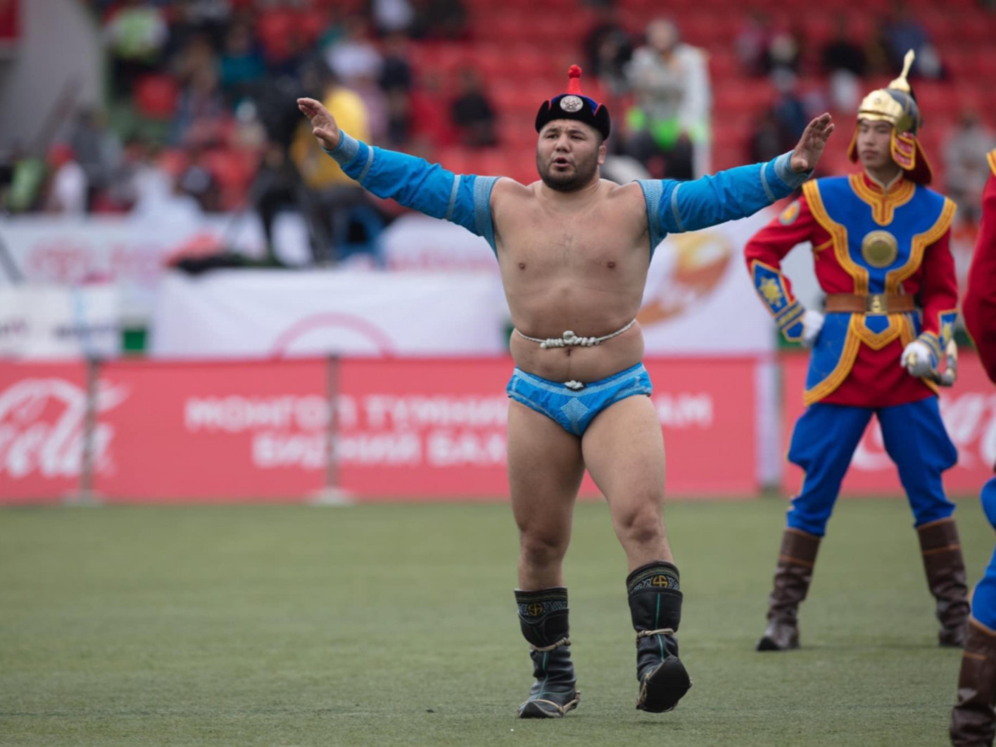 Монголын үндэсний бөхийн холбооноос Улсын заан Б.Серикийн барилдах эрхийг сэргээлээ 