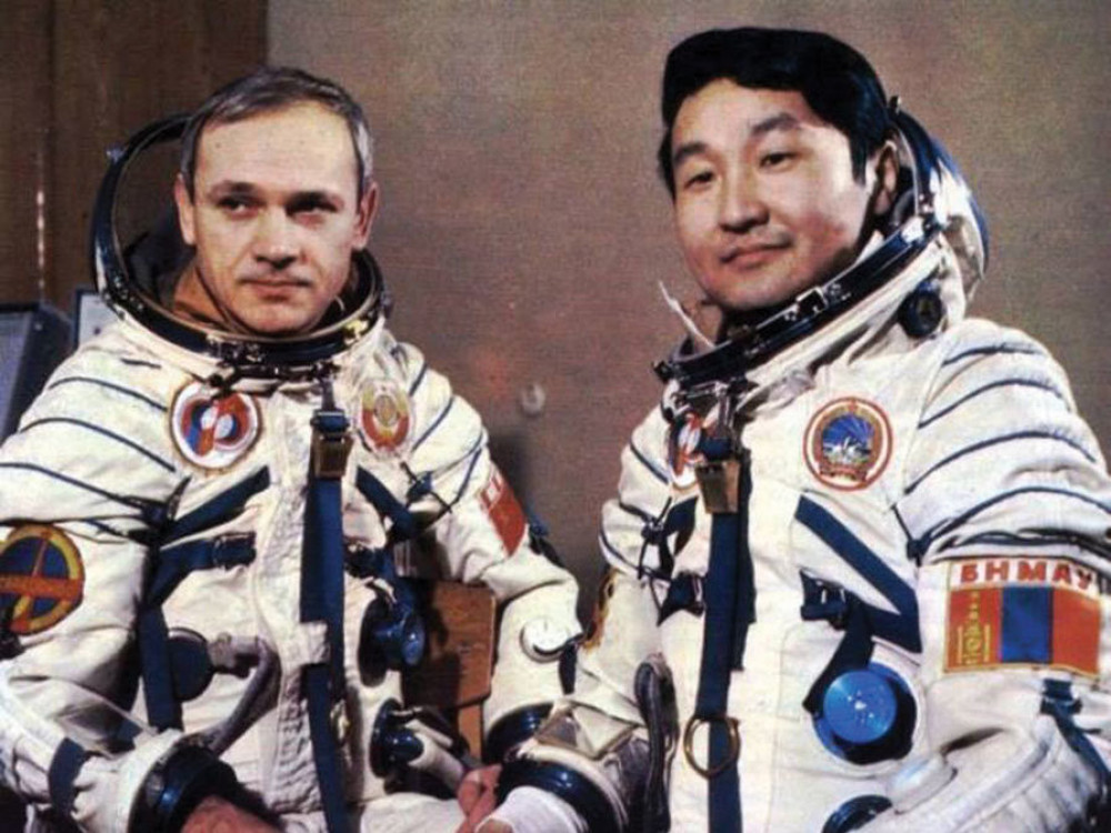 Монгол хүн сансарт ниссэний 43 жилийн ой өнөөдөр тохиож байна