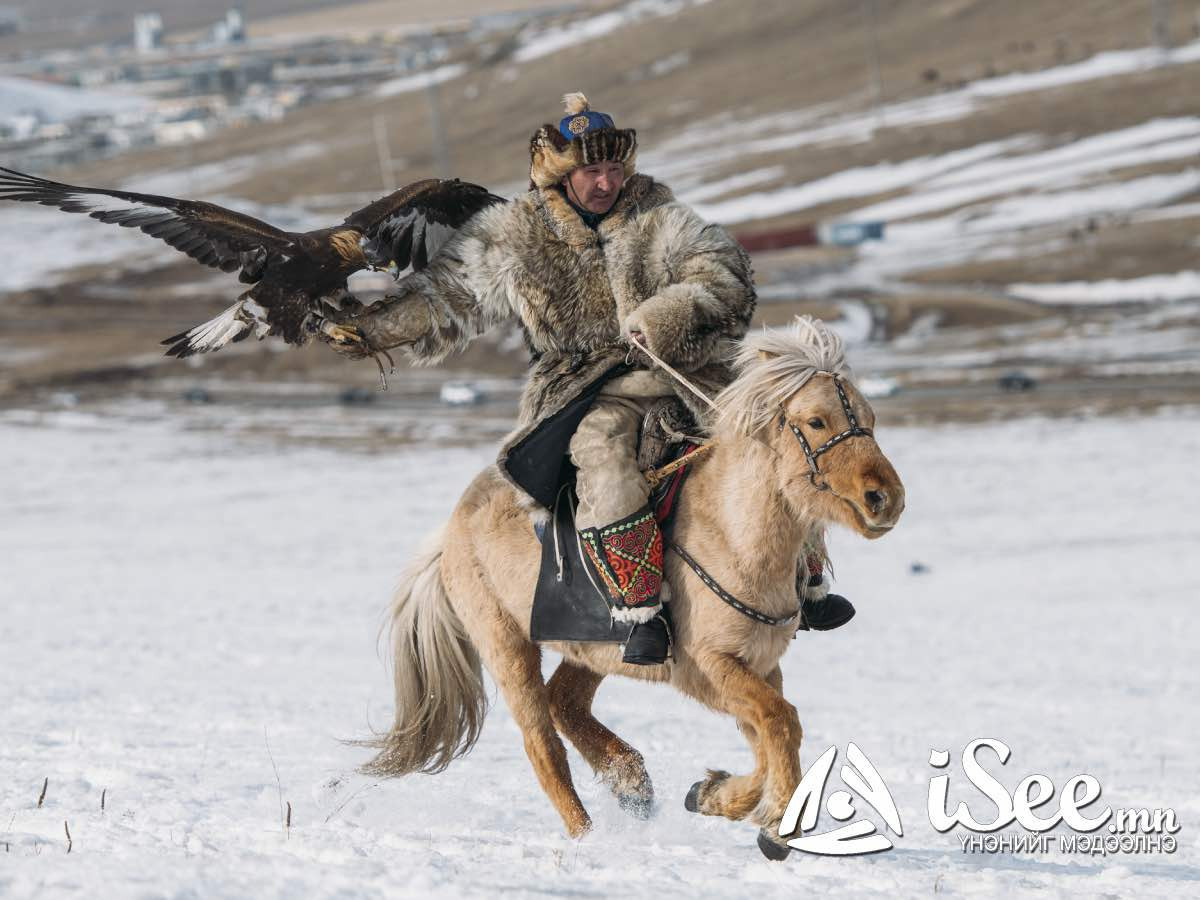 Монгол Улсын нийт хүн амын 4 хувийг казахууд эзэлж байна