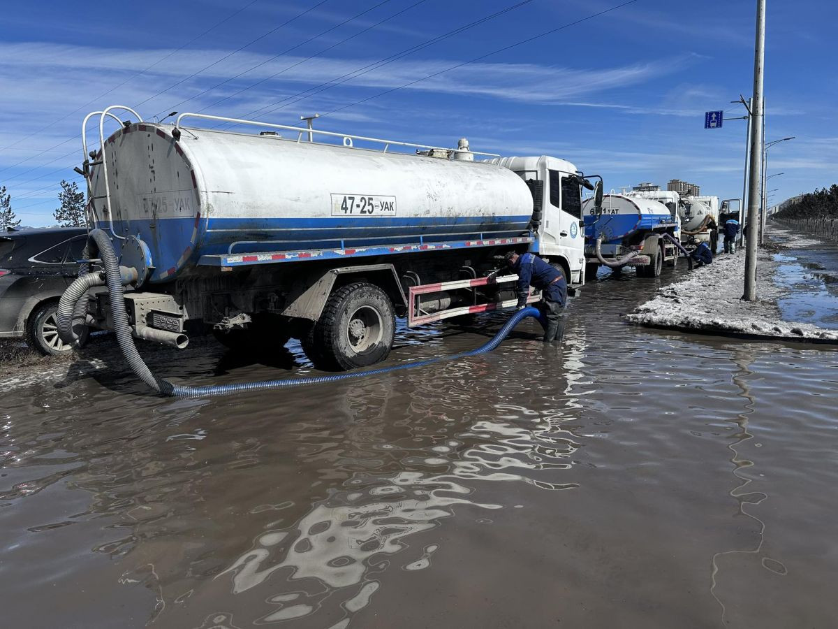 Яармагийн замд тогтсон усыг соруулж, хэвийн байдалд оруулжээ