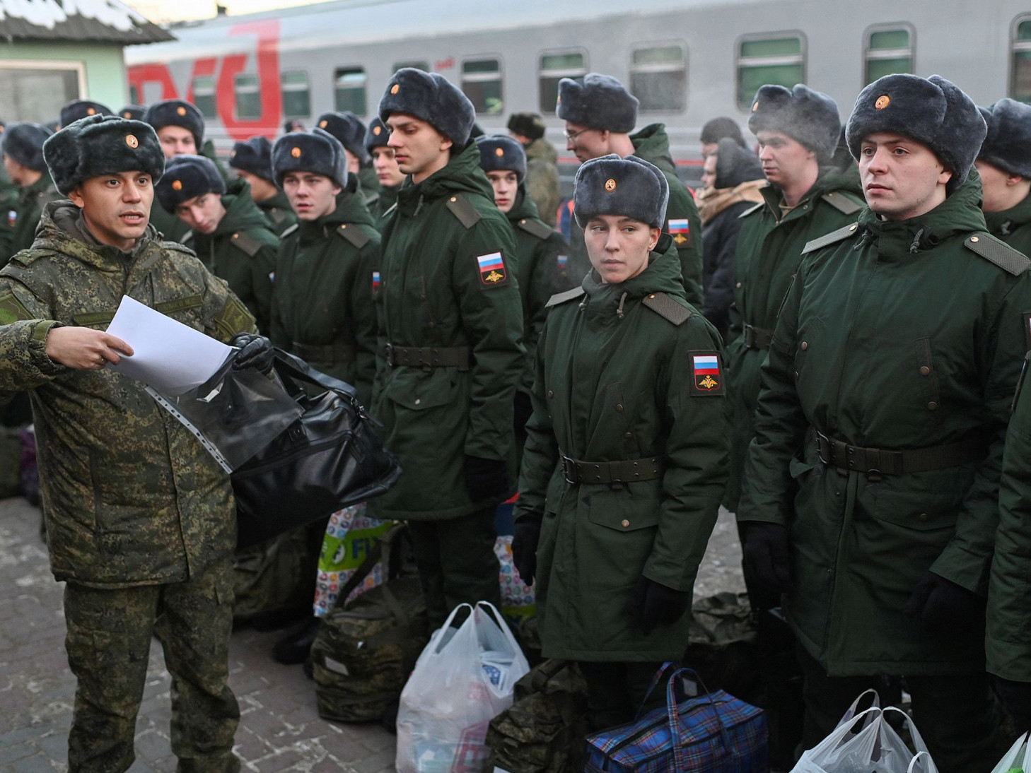 ОХУ энэ жил хаврын цэрэг татлагаар 150 мянга гаруй эрчүүдийг татахаар болжээ