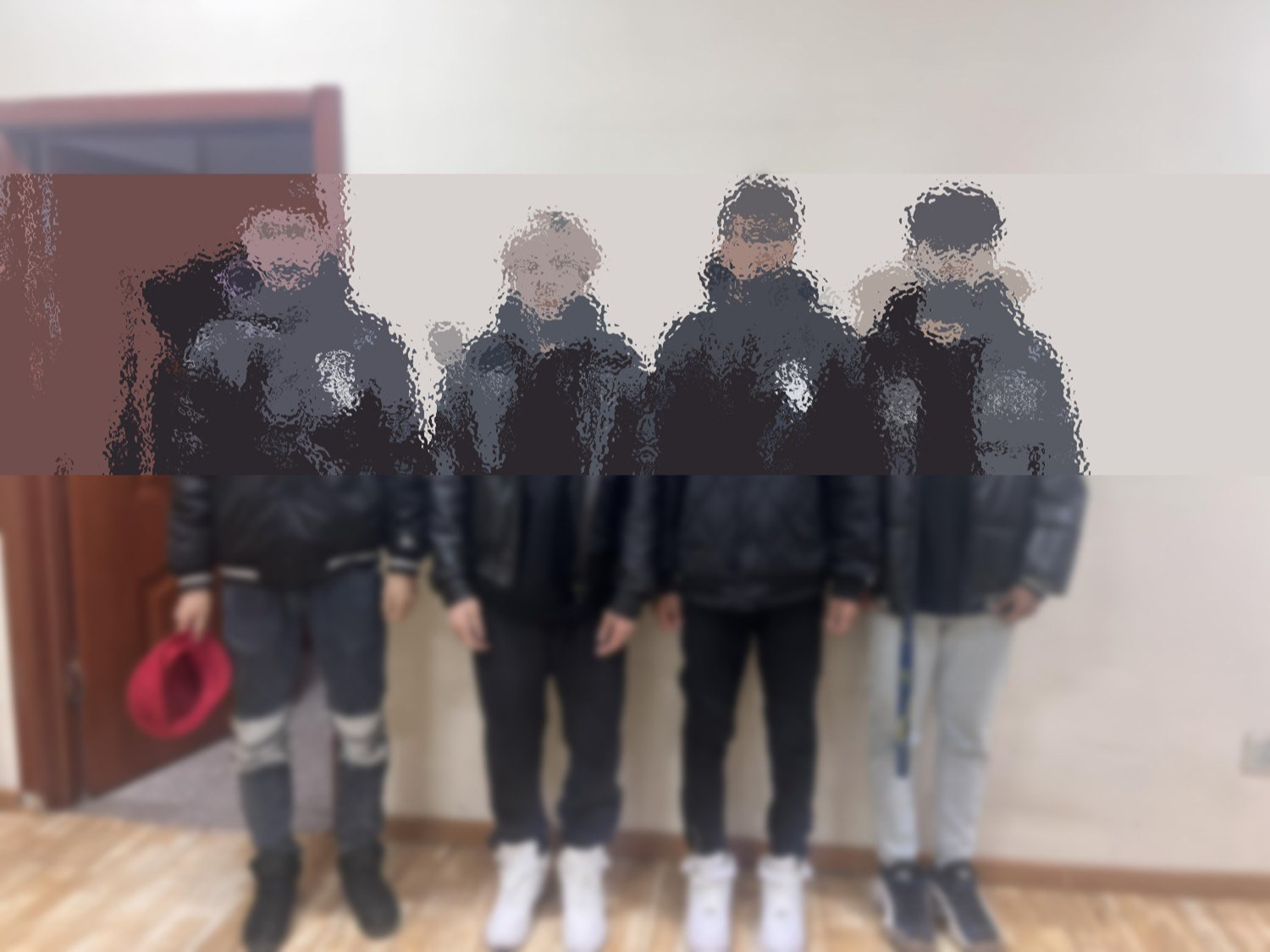 Өсвөр насны хүүхдүүдэд хутга тулган гар утсыг нь дээрэмдсэн этгээдүүдийг илрүүлжээ