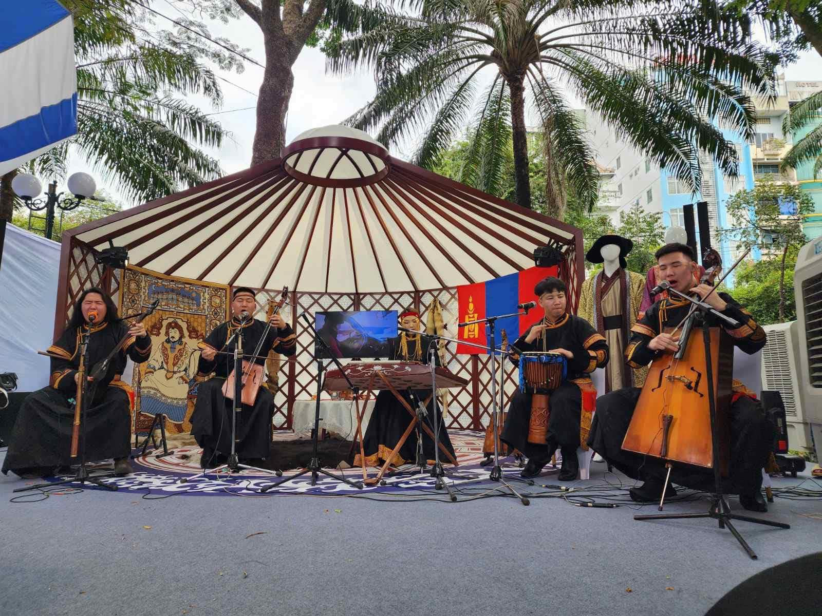 Монголыг сурталчлах "Ho Chi Minh Road Show 2024" шоу Вьетнам улсын Хо Ши Минь хотод болж байна