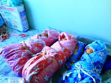 Баянхонгор аймагт гурван ихэр  хүүхэд мэндэлжээ