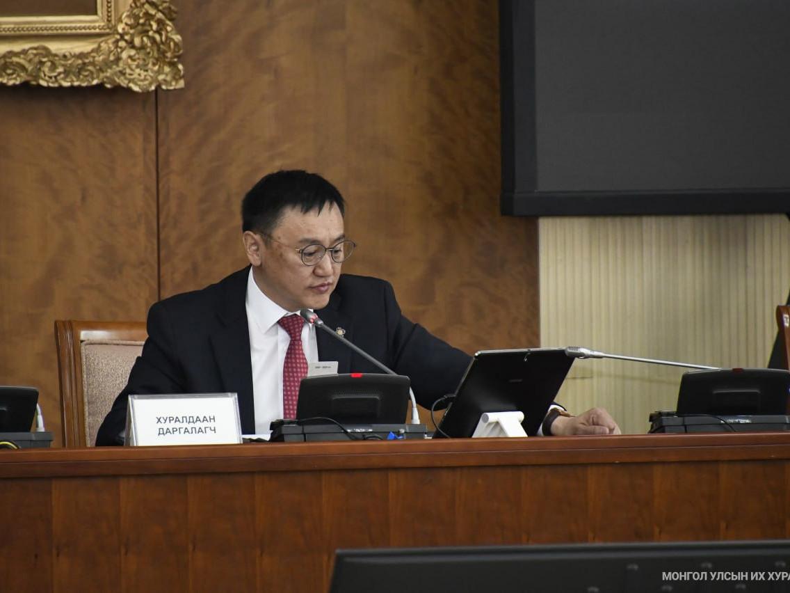 Эрүүл мэндийн сайд асан Д.Сарангэрэл, Т.Мөнхсайхан, С.Энхболд нарыг "Эмийн үнийн сонсгол"-д дуудлаа 