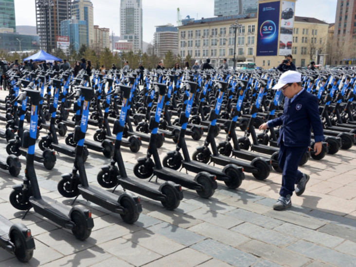 “Жет Скүүтэр” компани амортизатортой цахилгаан скүүтэр үйлчилгээнд нэвтрүүллээ