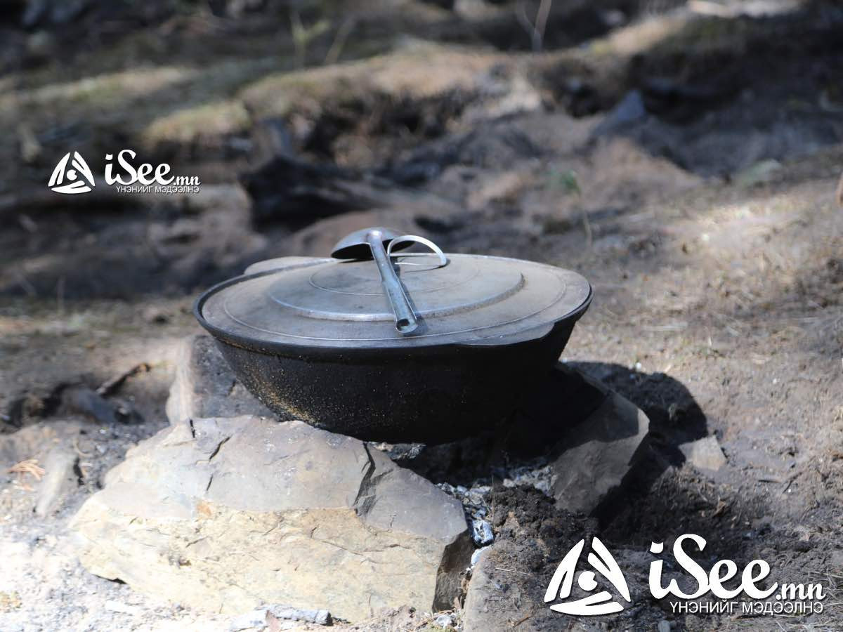 Сүхбаатар аймагт гарсан гал хээрийн түймэрт хоёр айлын гэр шатжээ