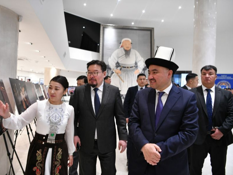 БНКУ-ын Парламентын дарга Н.Шакиев Чингис хаан Үндэсний музейд зочлов