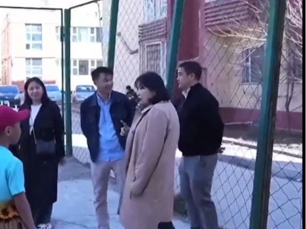 ВИДЕО: Шийдвэрлэлгүй олон жил болсон хүүхдийн тоглоомын талбайн аюулгүй байдлын асуудлыг “нэг өдөр”-т шийднэ гэв