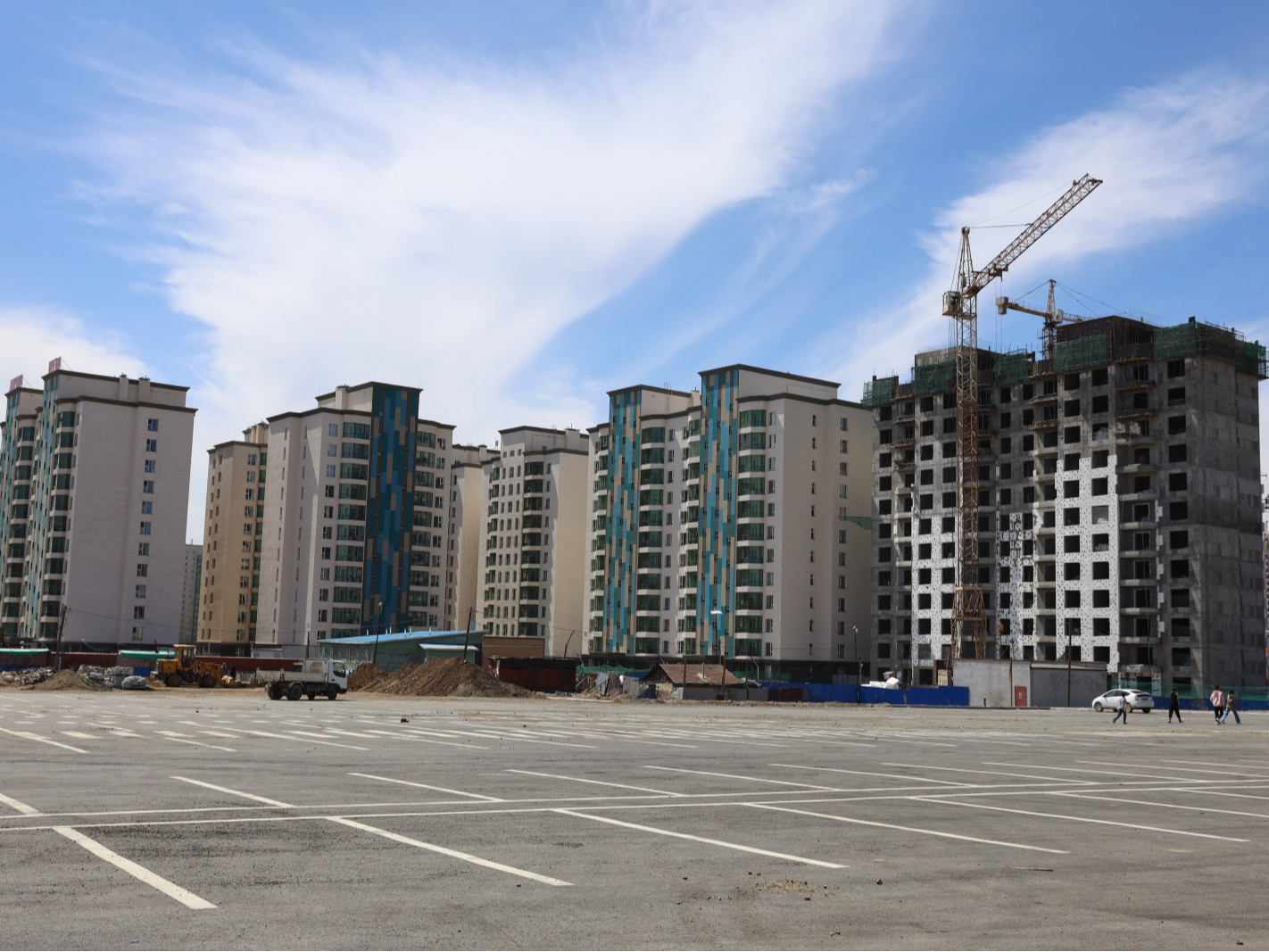 32-ын тойрог орчимд ахуйн үйлчилгээний төв байгуулж, тохижуулна