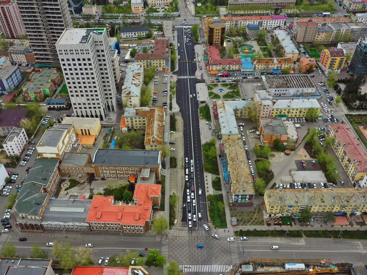 ФОТО: "Цэцэг төв"-ийн уулзвараас "Цаг уур, орчны шинжилгээний газар"-ын уулзвар хүртэлх авто замын асфальтбетон хучилтын ажил дуусаж, хөдөлгөөнийг нээлээ