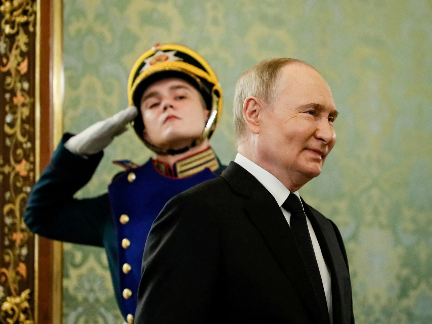 "Фронтын шугам байгаа хилийг Украин зөвшөөрвөл В.Путин гал зогсоох хэлэлцээр хийхэд бэлэн байна" гэж Reuters агентлаг мэдээлжээ