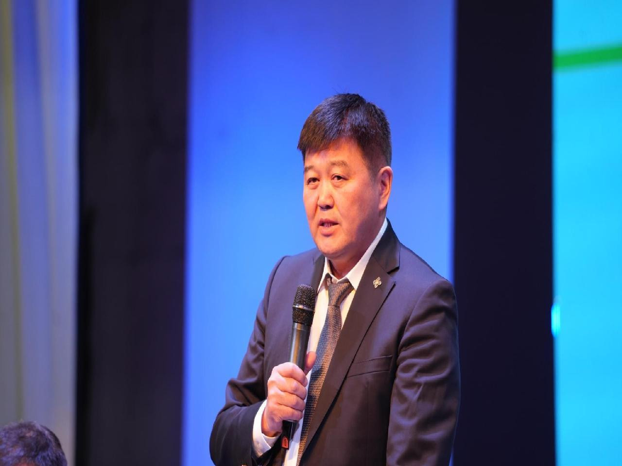 Сайд Х.Болорчулуун Баруун-Урт сумын төрийн албан хаагчидтай уулзалт хийлээ