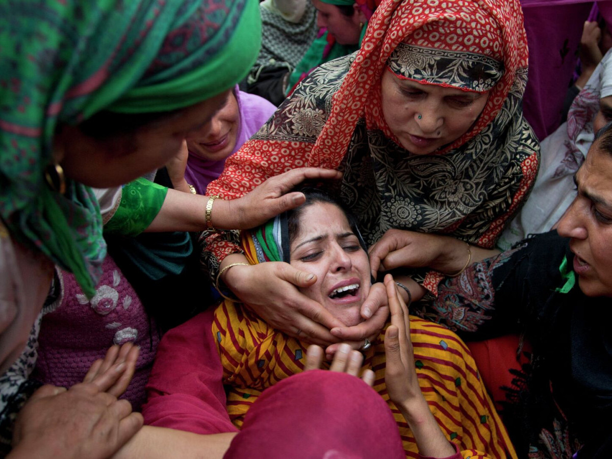 ВИДЕО: Энэтхэгт болсон шашны арга хэмжээний үеэр 100 гаруй хүн бүгчим байдлаас болж амиа алджээ