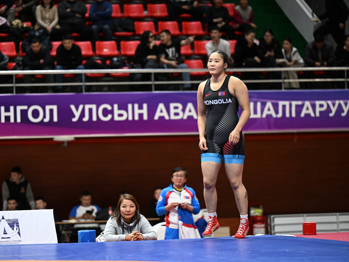 ВИДЕО: Э.Даваанасан Нигерийн бөх Х.А.Руебэнийг 5-2 харьцаагаар ялж, шөвгийн наймд шалгарлаа