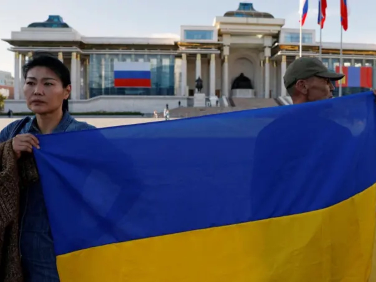 "В.Путиныг хүлээн авч буй Монголын нийслэлд Украиныг дэмжих жагсаал боллоо" хэмээн BBC агентлаг мэдээлжээ