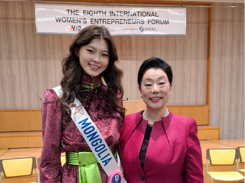 "Miss International" тэмцээнд эх орноо төлөөлөн оролцсон Б.Сувд-Эрдэнэ шилдэг 20-д шалгарч, Вьетнамын мисс анх удаагаа түрүүллээ