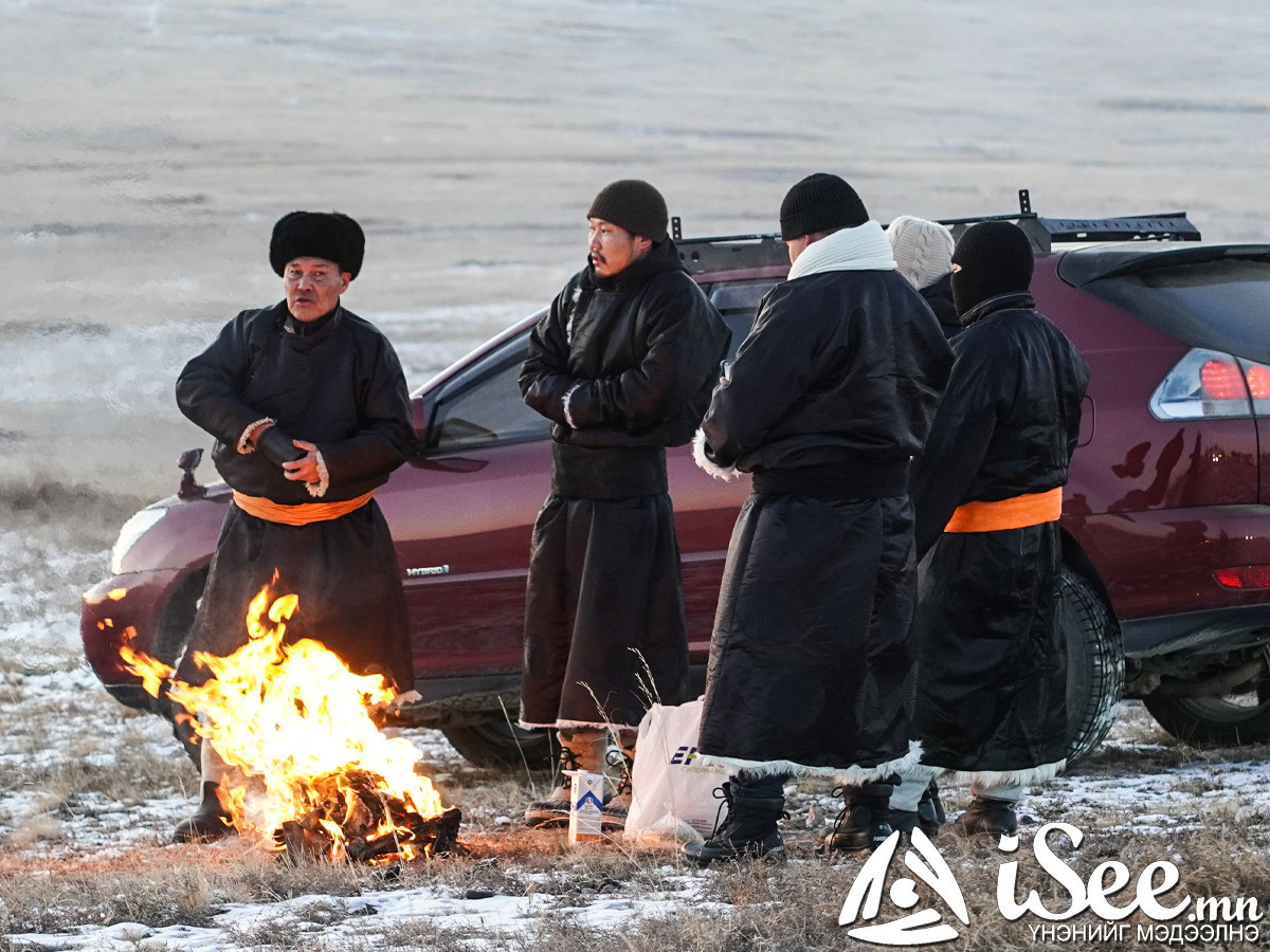 Өнөөдөр ихэнх нутгаар цас орж, хүйтний эрч чангарах бол Улаанбаатарт 15 градус хүйтэн байна