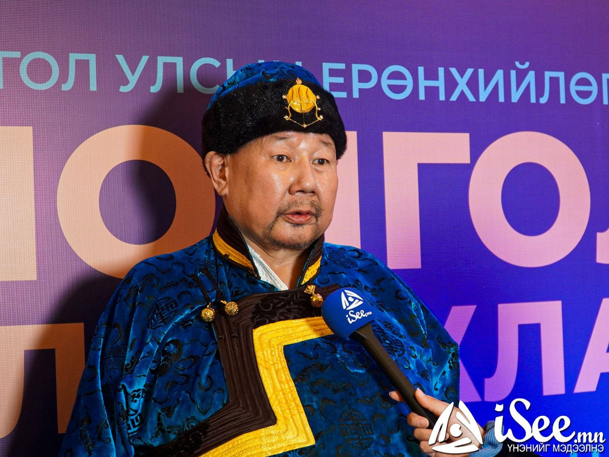 Р.Бадрал: Анаашны ясаар дэлхийн хамгийн урт савхыг хийж, зааны арьсаар үндэсний үйлдвэрлэл эрхэлж байна