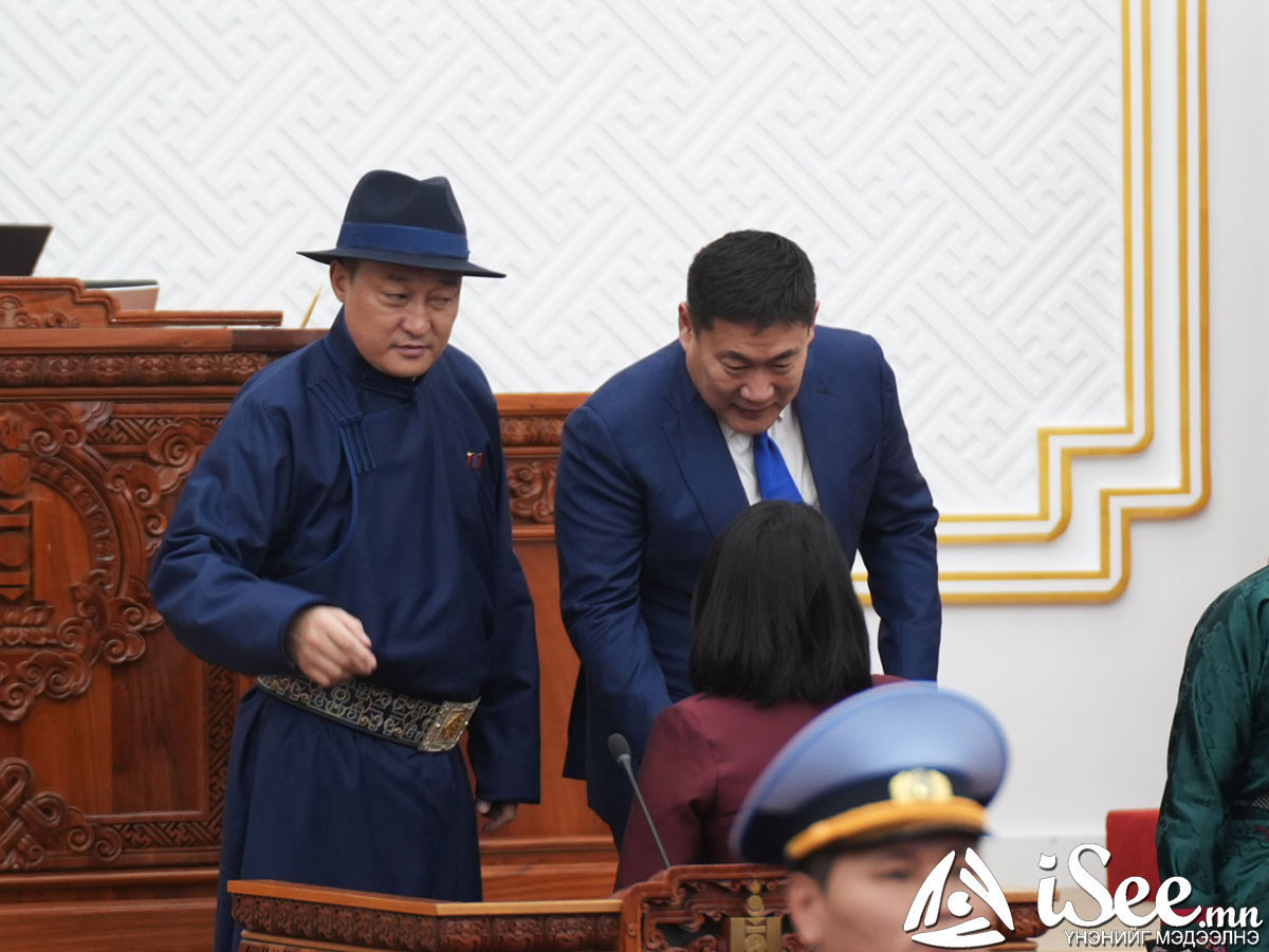 Д.Амарбаясгалан: АН-ын бүлгийнхэн хэндээ эрхлээд байгаа юм