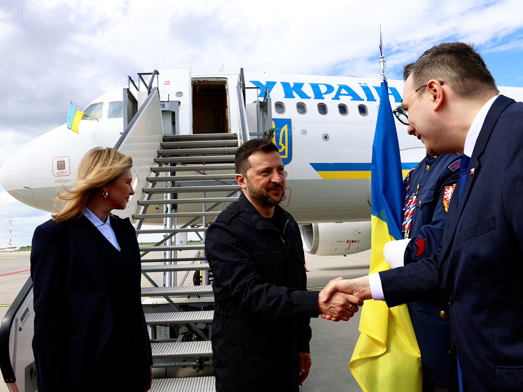 Украины Ерөнхийлөгч В.Зеленский Чех улсын нийслэл Прага хотод хүрэлцэн иржээ
