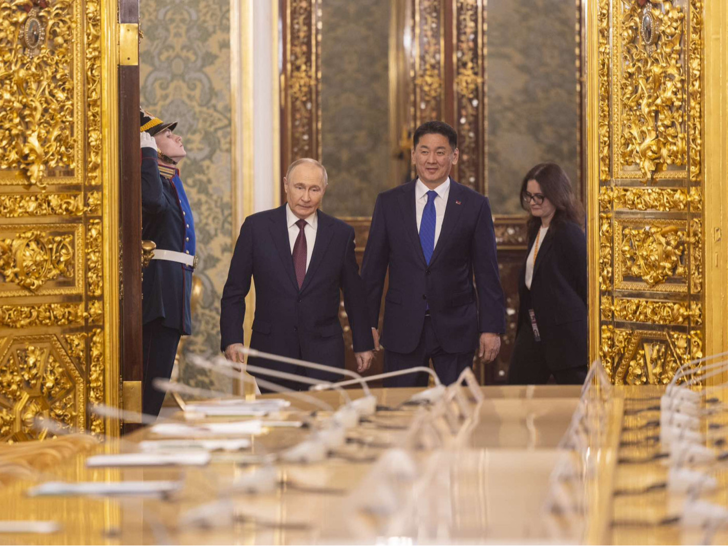 Монгол Улсын Ерөнхийлөгч У.Хүрэлсүх, ОХУ-ын Ерөнхийлөгч В.В.Путин нар албан ёсны уулзалт хийлээ