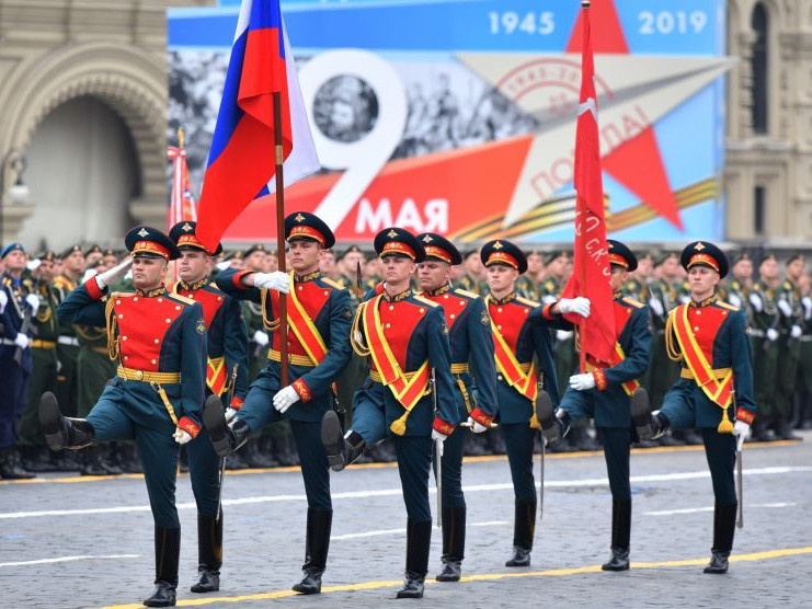 Украины дроноос сэргийлж, Оросын "Ялалтын баяр"-ын үеэр Москва зэрэг хотуудад интернэтийг хязгаарлаж, салют ашиглахыг хоригложээ