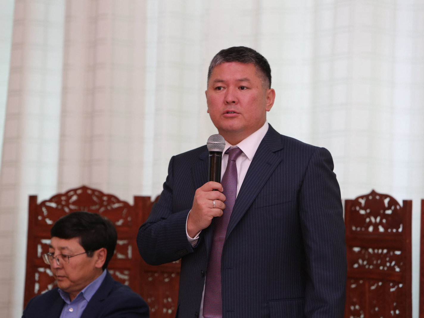 У.Отгонбаяр: Төр тогтвортой байх ёстой гэсэн байр суурьтай байна