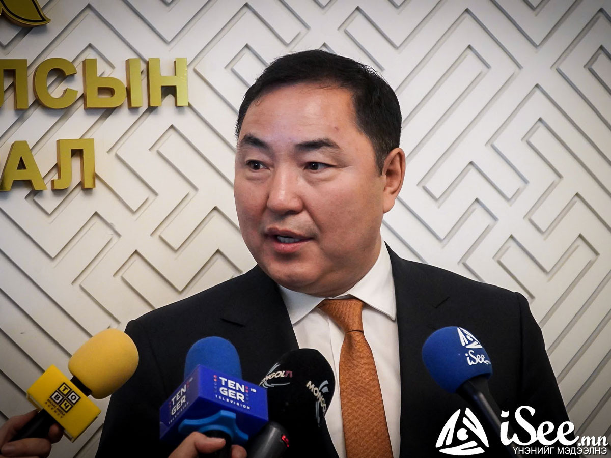 Б.Пүрэвдорж: “Оюун-Эрдэнийн бэрд мөнгө цуглуулж өгсөн юм уу” гэж би сайд нараасаа асуусан