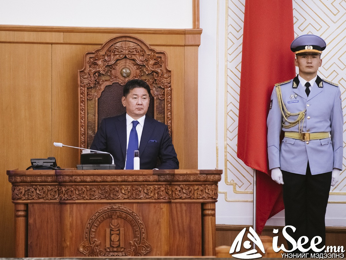 У.Хүрэлсүх: Өчүүхэн албан тушаалд битгий шигд, хариуцлагаа үүрч, ард түмнээсээ уучлалт гуйж чаддаг бай. Эв нэгдэлд гай болж болохгүй
