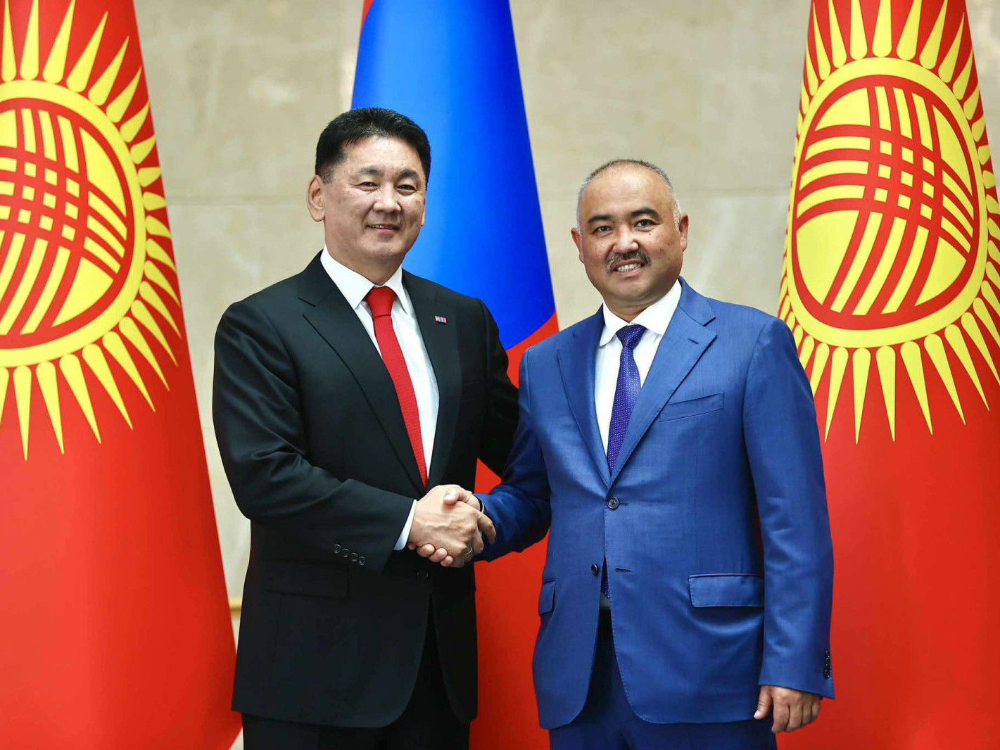 Монгол улсын Ерөнхийлөгч У.Хүрэлсүх Киргизийн Парламентын даргыг хүлээн авч уулзлаа