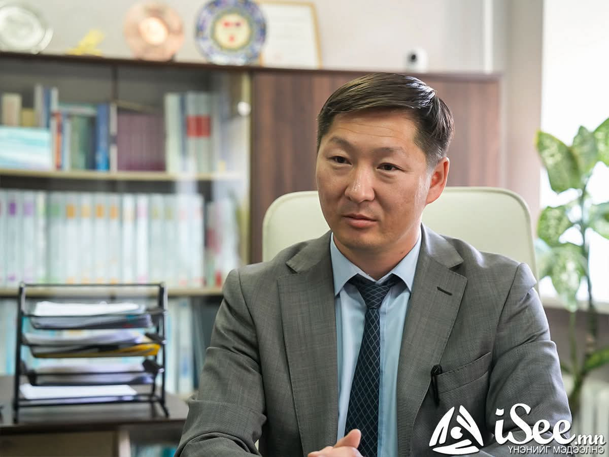 ХСҮТ-ийн захирал М.Адилсайханыг ажлаас нь чөлөөлж, "Амгалан" амаржихын даргаар ажиллаж байсан Ц.Батболдыг томилжээ