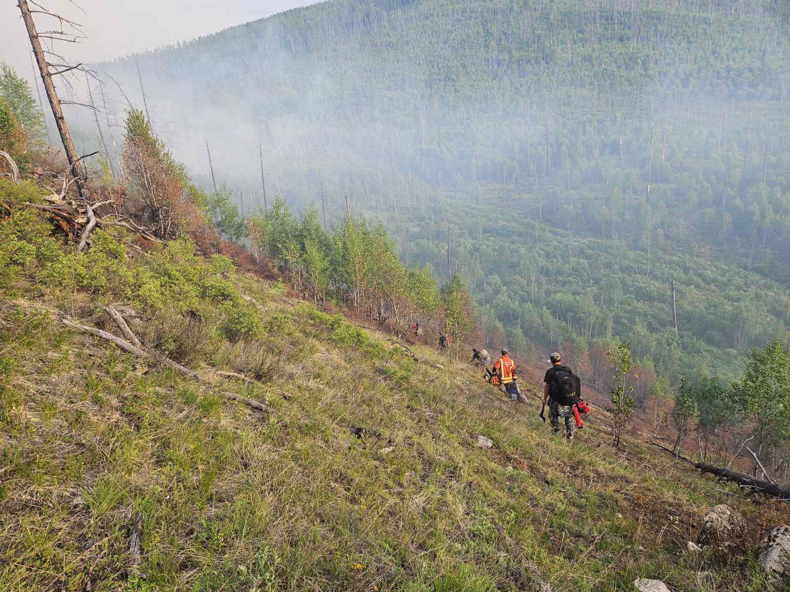 Ойн түймрийг унтраахаар 624 хүн, 37 автомашинтайгаар ажиллаж байна
