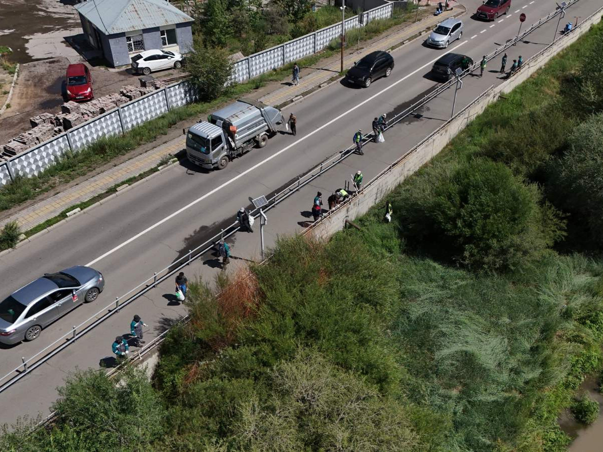 Дунд гол дагуу 68.3 тонн хогийг цэвэрлэж, төвлөрсөн хогийн цэгт хаяжээ 