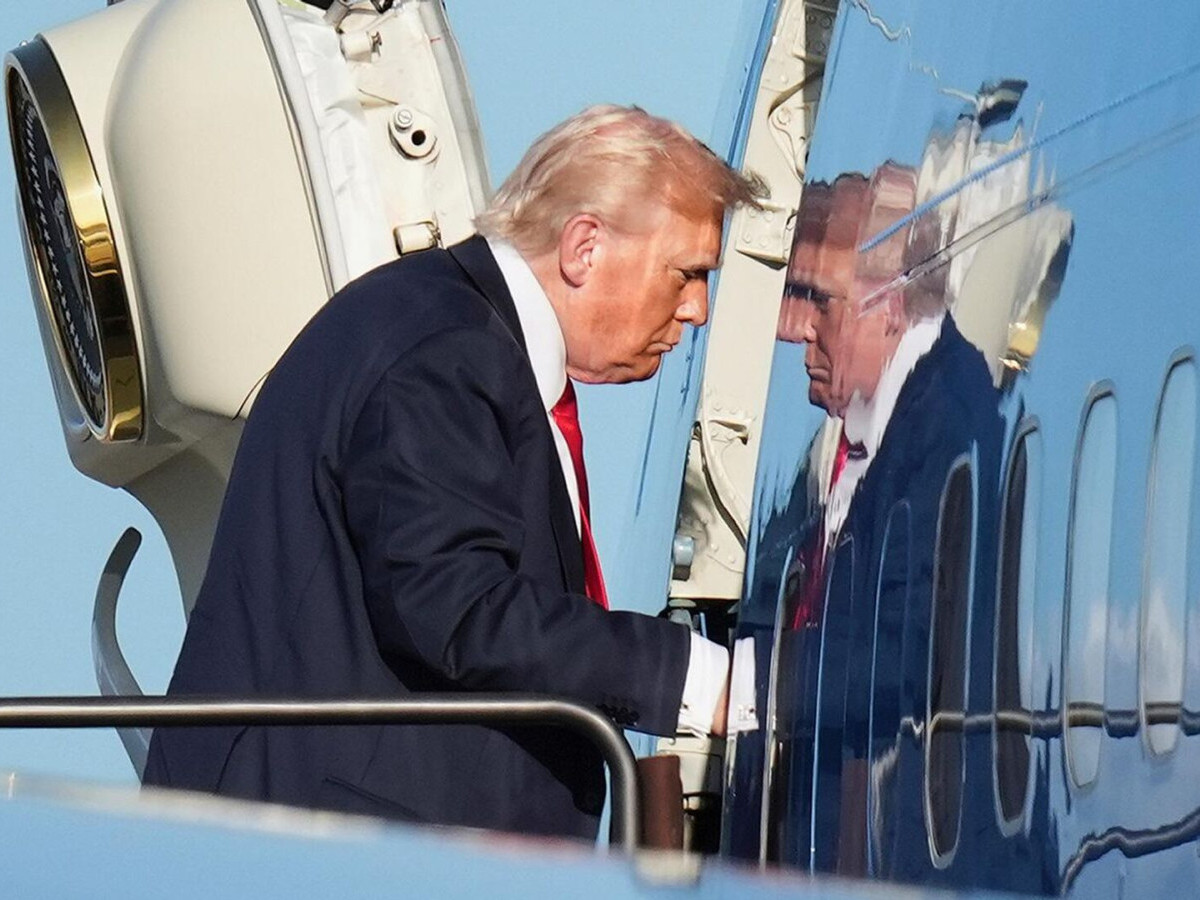 Д.Медведевийн мэдэгдлийн хариуд Д.Трамп хоёр цөмийн шумбагч онгоц байрлуулах тушаал өгчээ