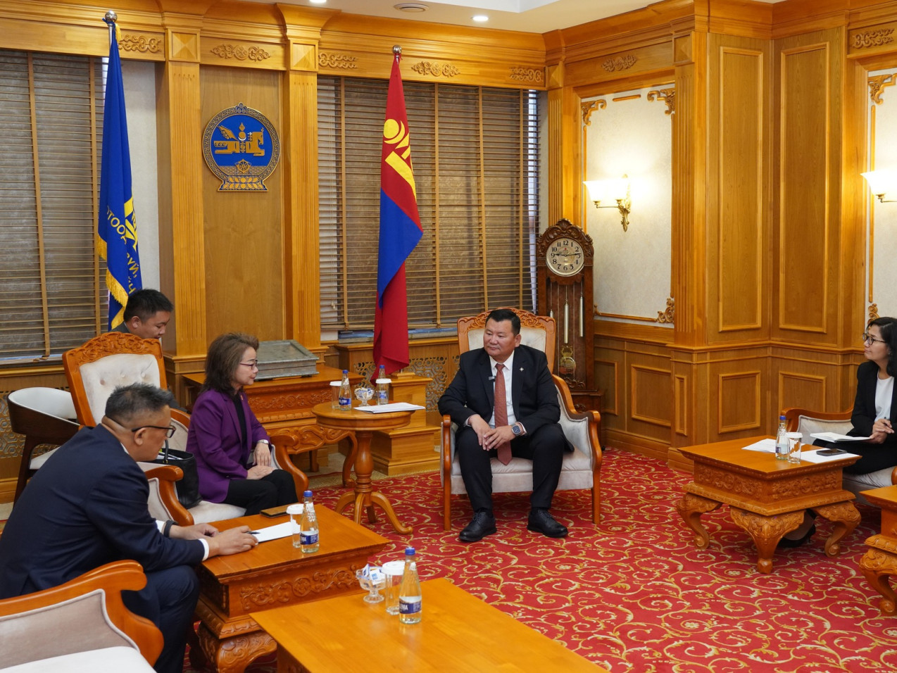 БНХАУ-аас Монгол Улсад суугаа Элчин сайд Шэнь Миньжуанийг хүлээн авч уулзлаа