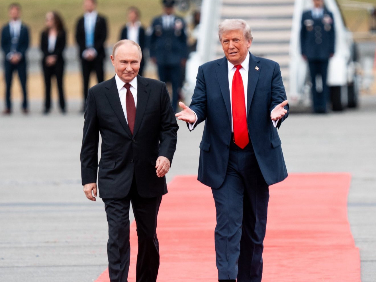 Оросууд Аляскийн уулзалтаар шууд буулт хийсэн гэж Д.Трампын тусгай элч С.Виткофф ярьжээ