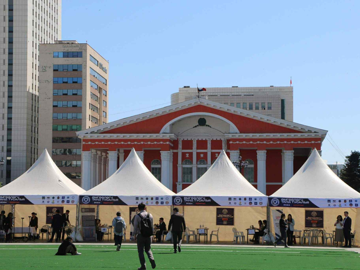 Хууль зүйн үнэ төлбөргүй зөвлөгөө өгөх өдөрлөг маргааш төв талбайд болно