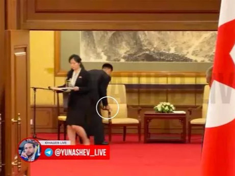ВИДЕО: Уулзалтын дараа Ким Чен Уны хурууны хээ, үсний зоргодос зэрэг ул мөрийг бүрэн арчиж цэвэрлэжээ
