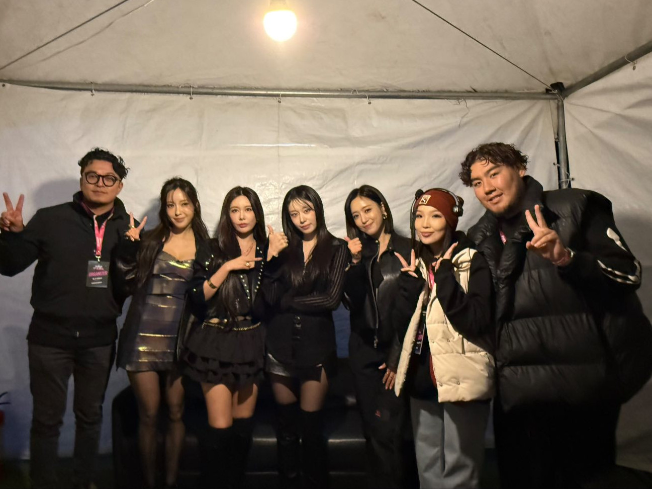 Я.Учрал:"T-Ara" хамтлаг зургаан дуу дуулсан асуудалд зохион байгуулагч "Mon entertaiment" албан ёсоор тайлбар хийхийг хүсэж байна